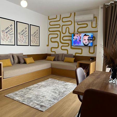 Flora Apartments Саранда Экстерьер фото