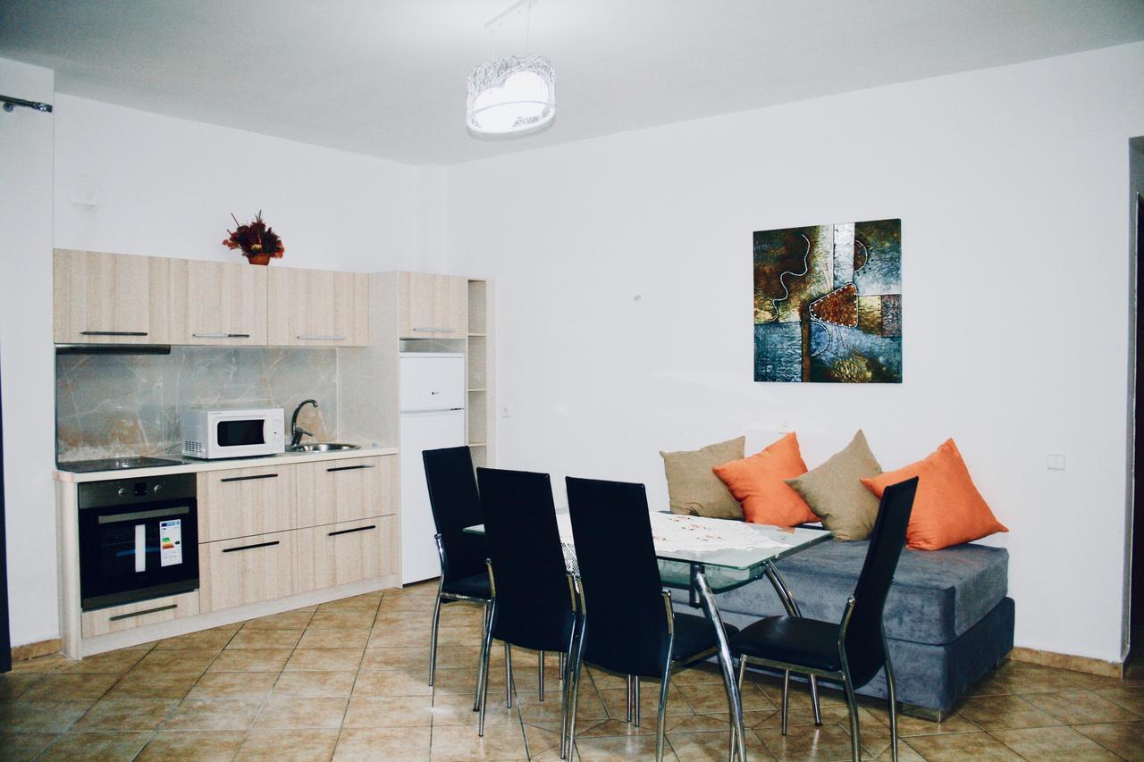 Flora Apartments Саранда Экстерьер фото